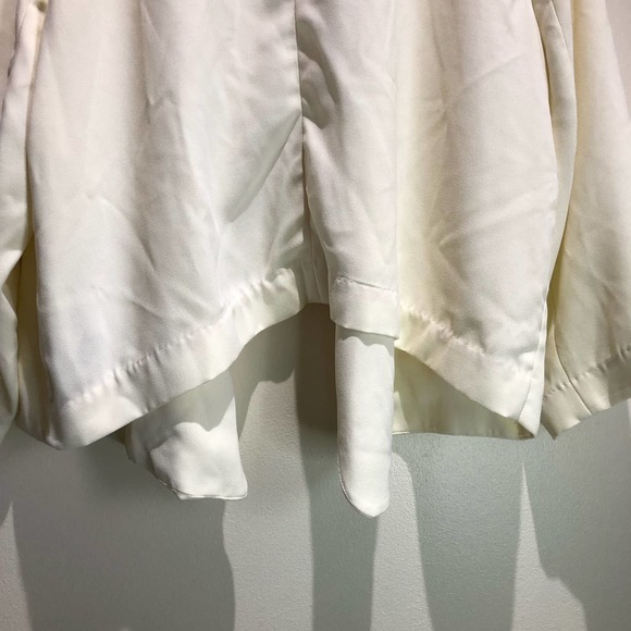 Torrid Blazer 1X Cream Crepe Cutaway Whisper White Open Front Career Pockets - Picture 10 of 16